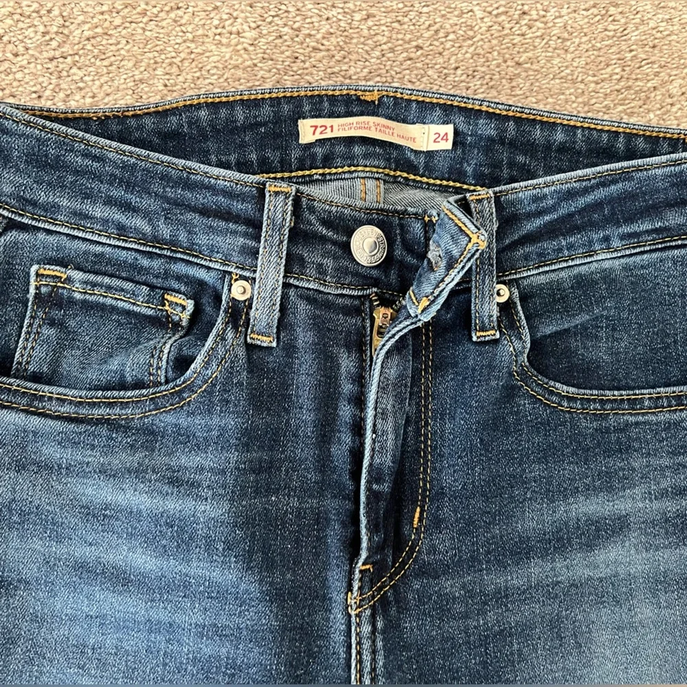 Levi’s 721 High Rise Distressed Skinny Jeans – Size 24 - Picture 10 of 15